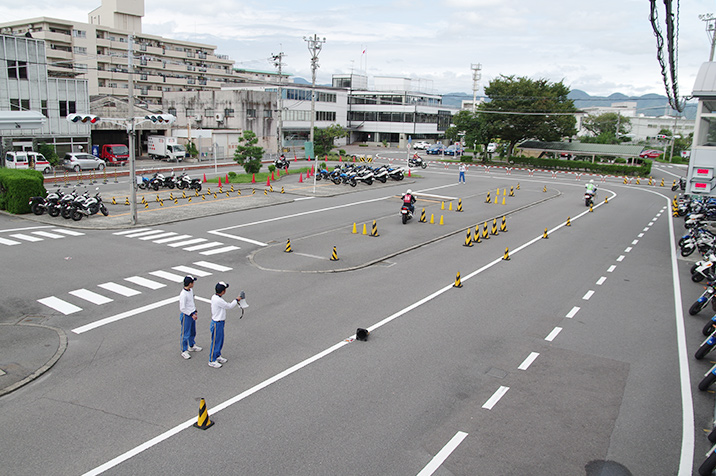 京都市内最大級の教習コース ニュードライバー教習所 京都府京都市の普通免許 二輪免許 バイク免許 教習所